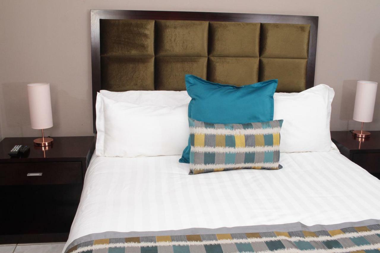 Triple Palms Bed And Breakfast Gaborone Dış mekan fotoğraf