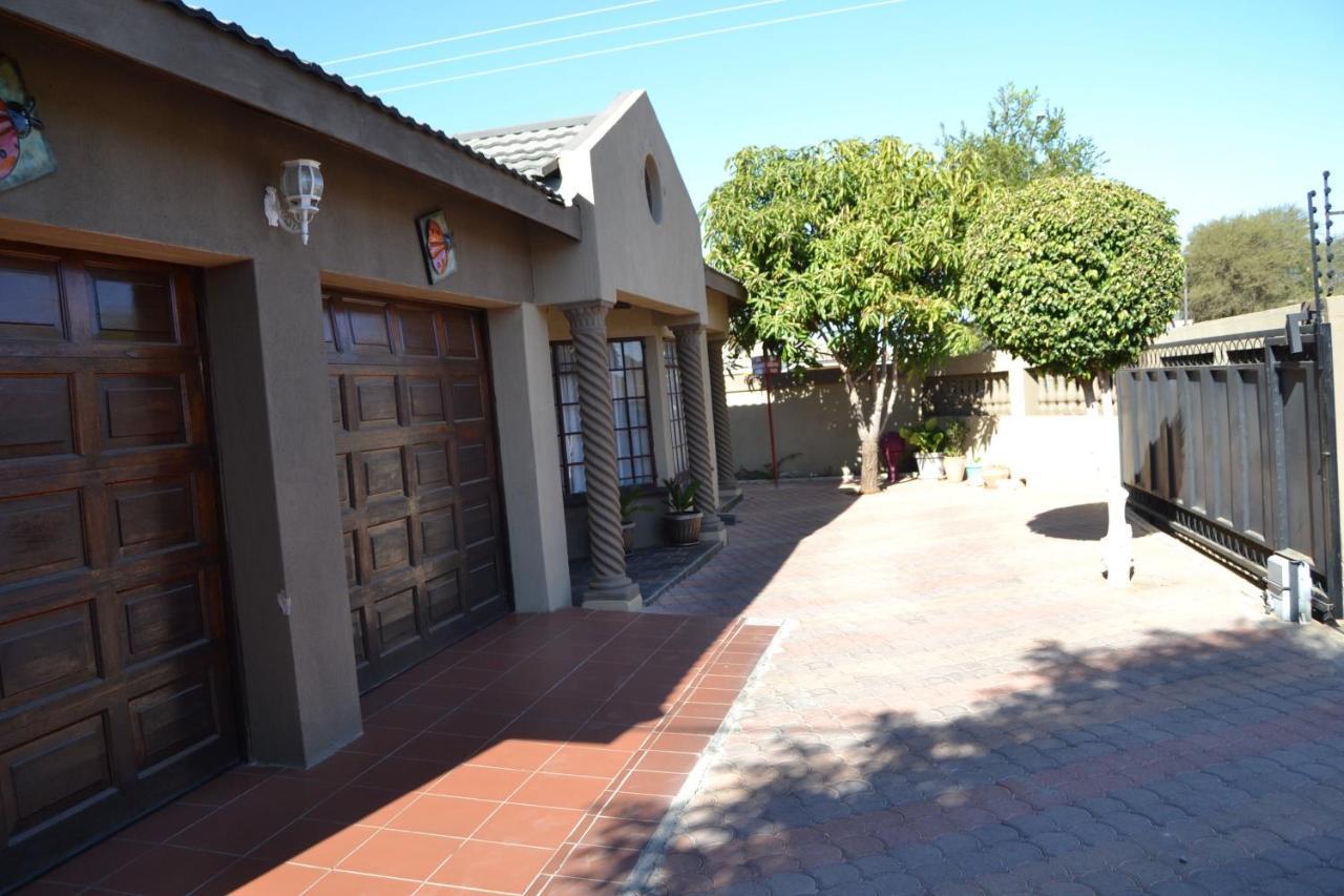 Triple Palms Bed And Breakfast Gaborone Dış mekan fotoğraf
